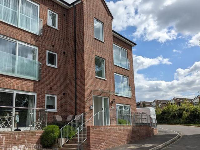Flat for sale in Bengeworth, Crookhill