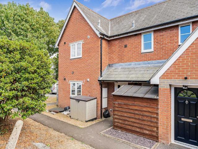 Flat for sale in Berrick Salome, Oxfordshire