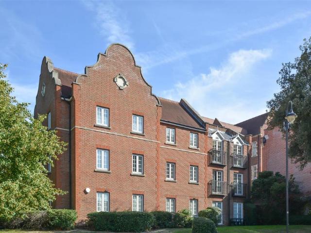 Flat for sale in Clements Park, Brentwood