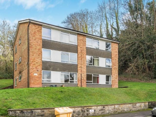 Flat for sale in Hillview, Surrey