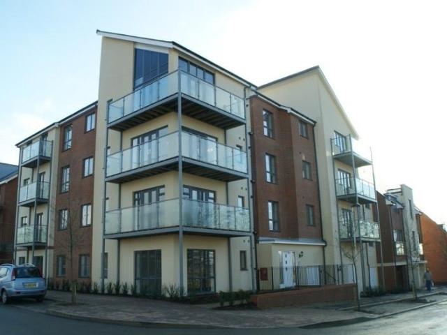 Flat for sale in Repton Manor, Bridgefield