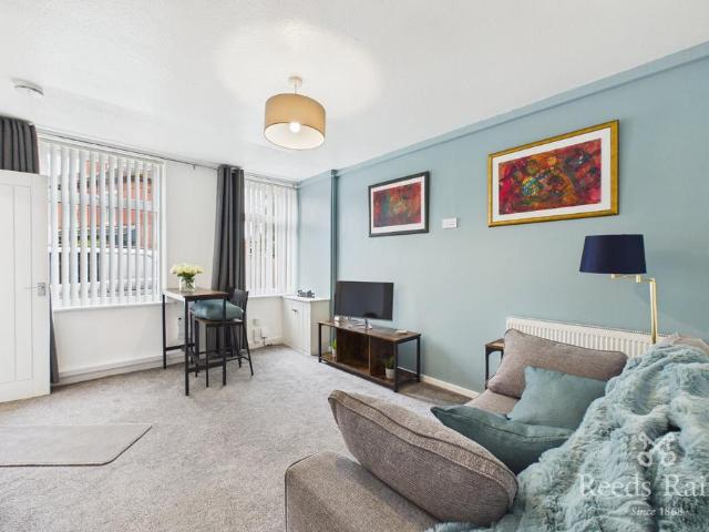 Flat for sale in Woodsmoor, Bramhall