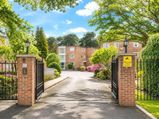 Flat for sale in Sunninghill and Ascot, Ascot