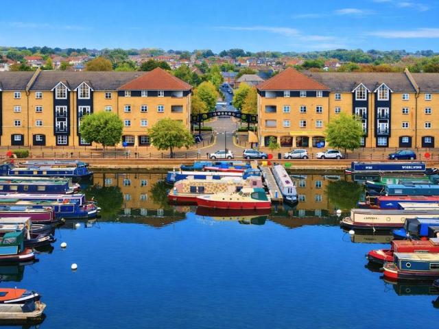 Flat for sale in Pouchen End, Hertfordshire