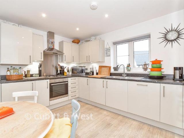 Flat for sale in Littlecote, West Sussex