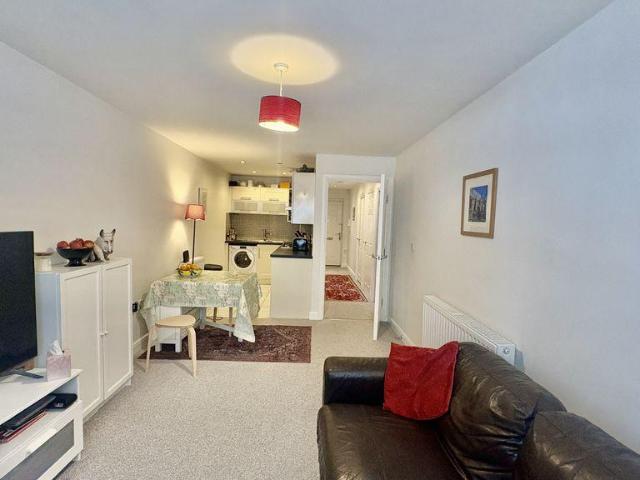 Flat for sale in Brayford, Lincolnshire