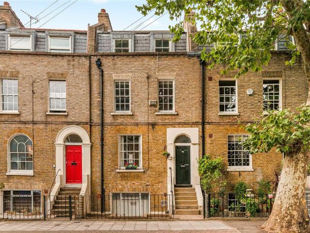 Flat for sale in Camberwell, Greater London