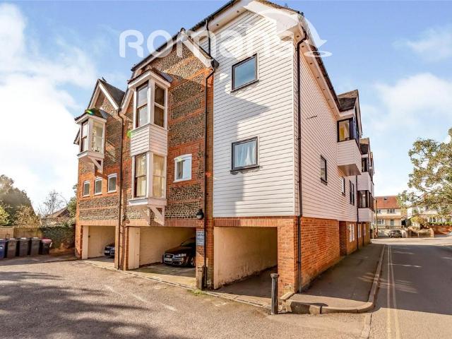 Flat for sale in Mount Pleasant, Fole