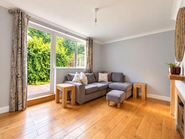 Flat for sale in Old Ford, Greater London