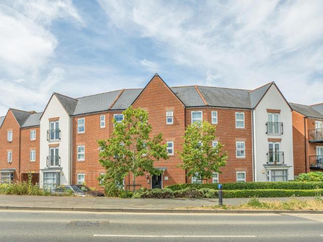 Flat for sale in Wokingham