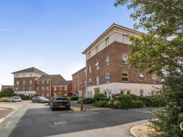 Flat for sale in Grove Park, Oad Street