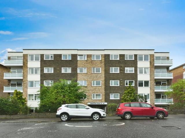 Flat for sale in Brunswick