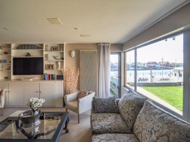 Flat for sale in Spike Island, Feckenham