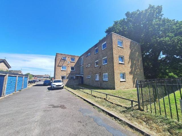 Flat for sale in Creekmoor, Poole
