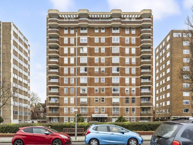 Flat for sale in Aldrington