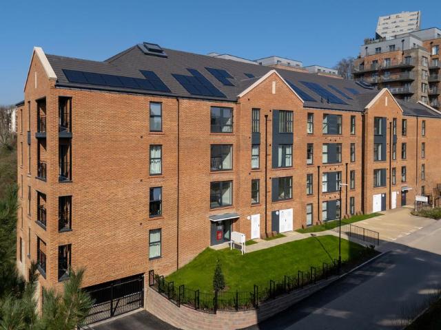 Flat for sale in Allington, Midway