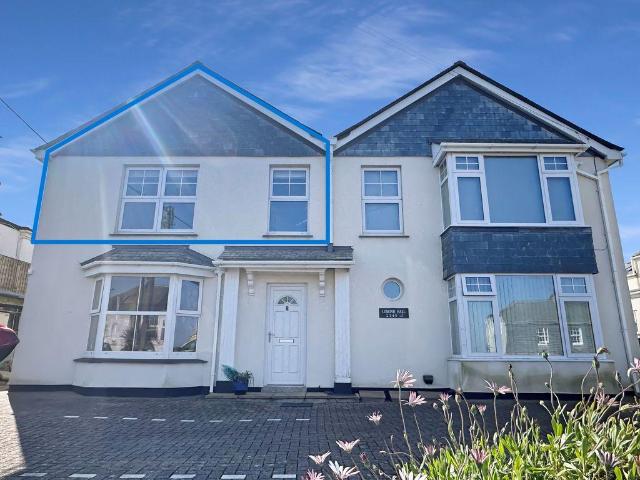 Flat for sale in Penbeagle, Cornwall