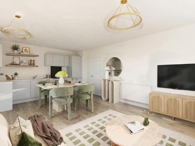 Flat for sale in London Borough of Ealing, Greater London