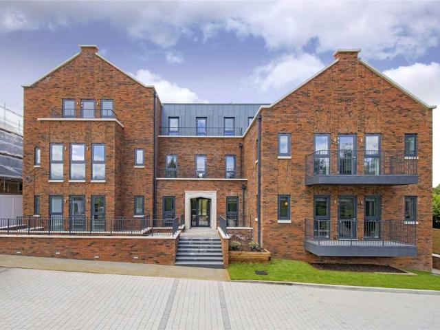 Flat for sale in Radlett, Hertfordshire