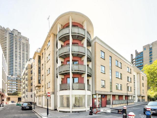 Flat for sale in Lyons, Greater London