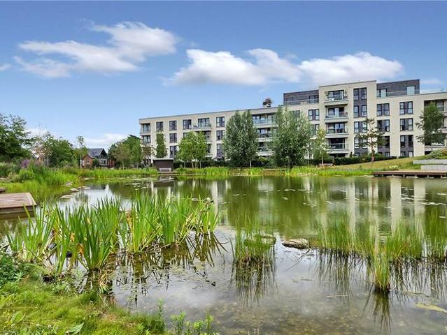 Flat for sale in Row Town, Surrey