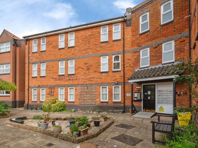Flat for sale in Comers, Norfolk