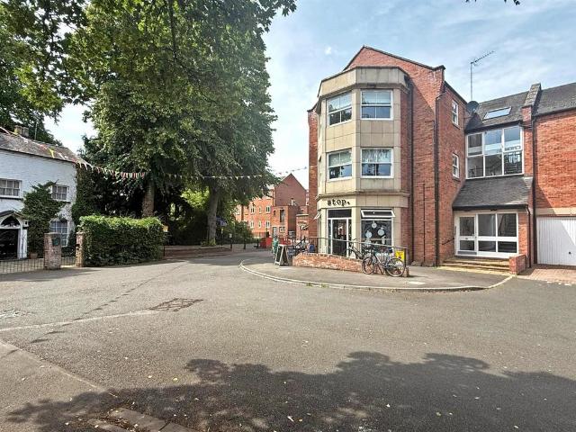 Flat for sale in Frankwell, Shropshire