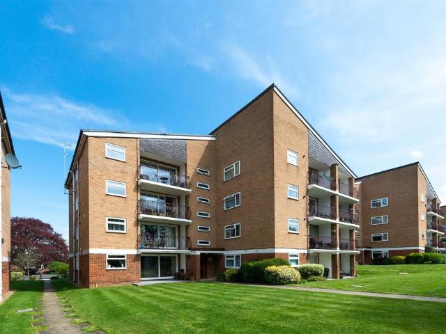 Flat for sale in Beckenham, Greater London