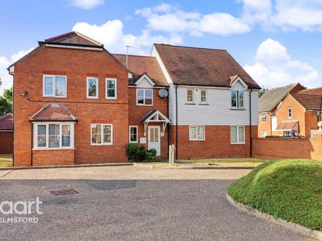 Flat for sale in Chelmsford, Essex