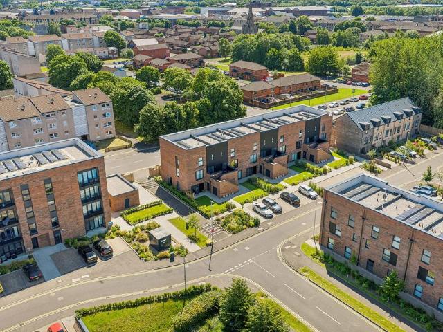 Flat for sale in Cessnock, Scotland