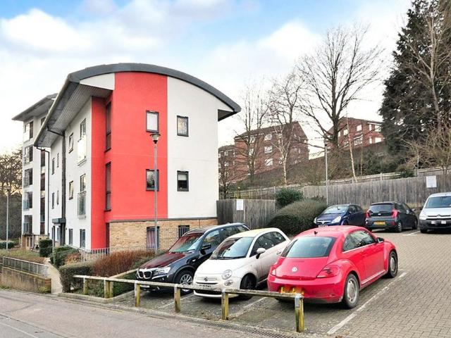 Flat for sale in Perryfields, West Sussex