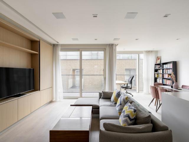 Flat for sale in Bermondsey, Greater London