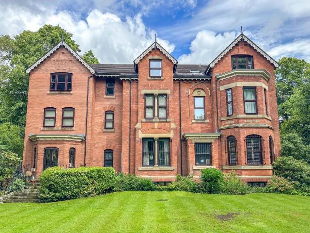 Flat for sale in Heaton Moor, Greater Manchester