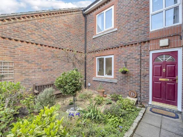 Flat for sale in Chedburgh, Suffolk