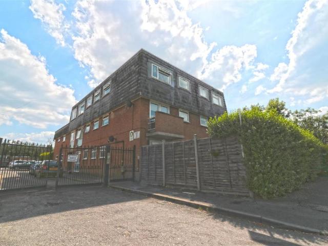 Flat for sale in Clewer Village, Windsor