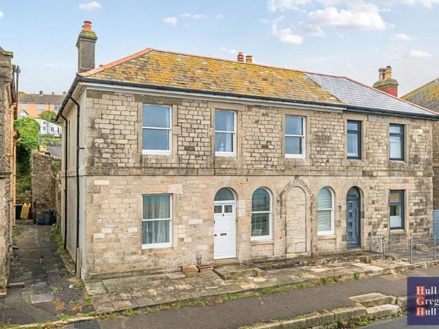 Flat for sale in Fortuneswell, East Dorset