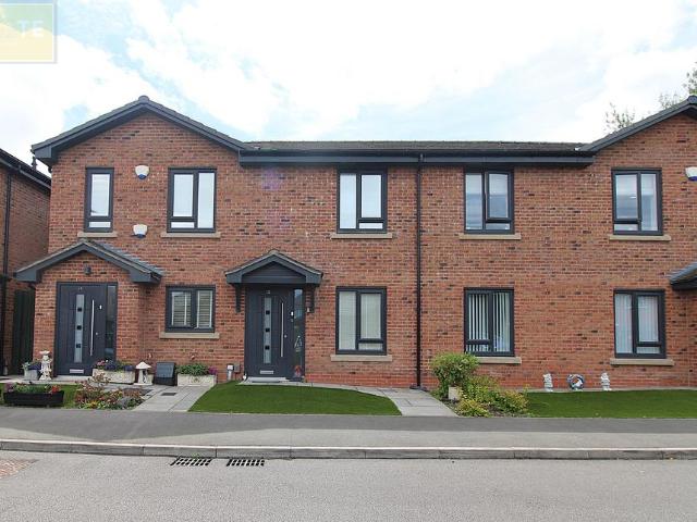 Flat for sale in Trafford Park, Greater Manchester