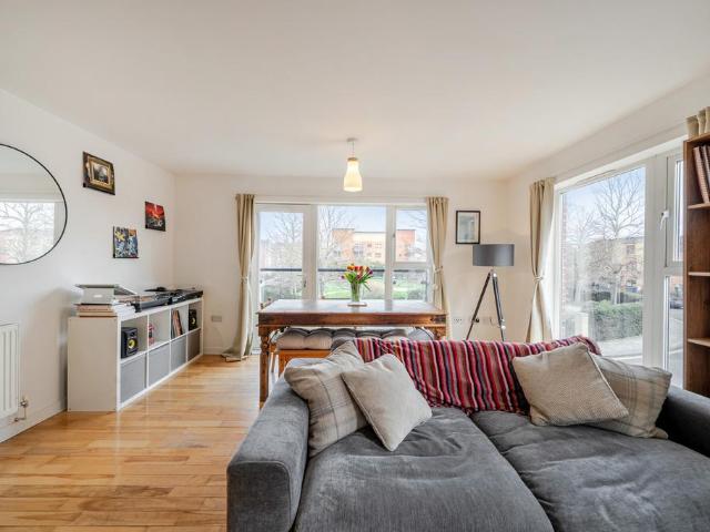 Flat for sale in Old Kent Road, Greater London
