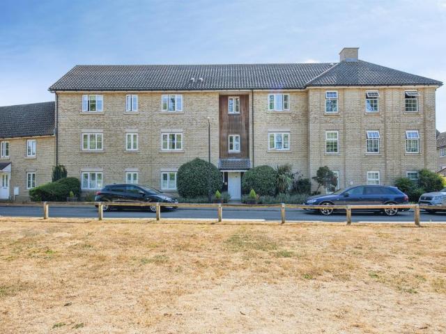 Flat for sale in Chelmondiston, Suffolk