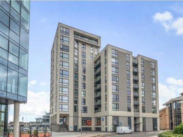 Flat for sale in Ocean Village, City Of Southampton
