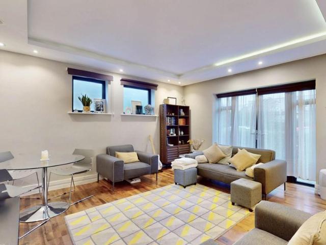 Flat for sale in Golders Green, Isle Of Man