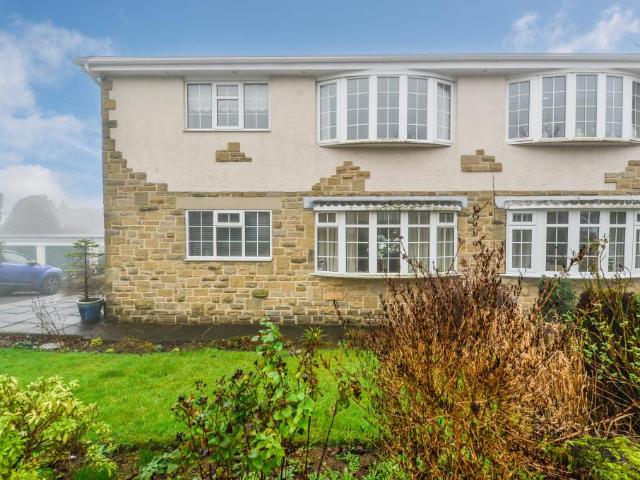 Flat for sale in Bingley, West Yorkshire