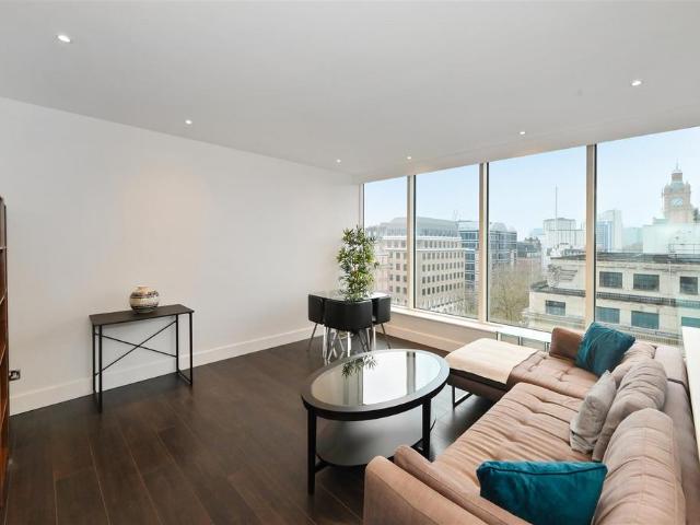Flat for sale in Marylebone, Greater London