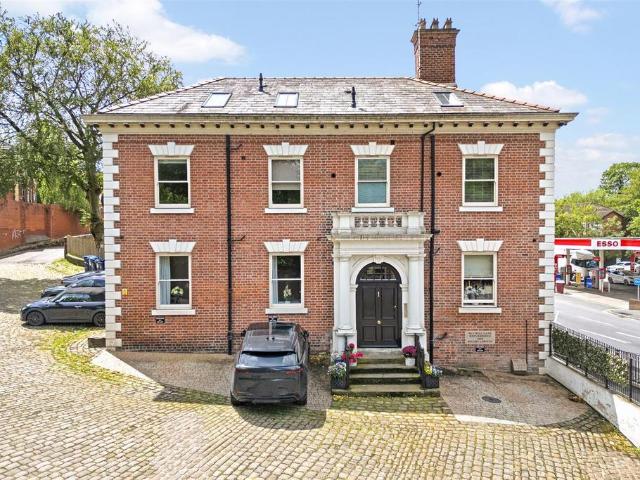 Flat for sale in Wargrave, Newton-le-willows
