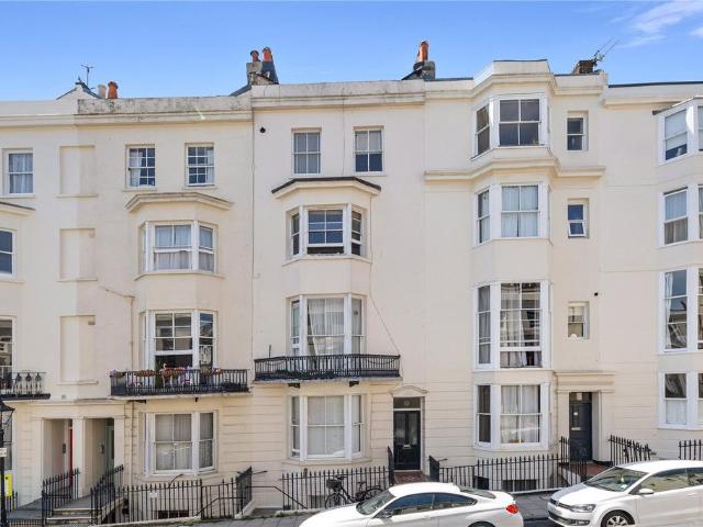 Flat for sale in Brunswick