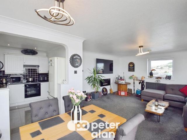 Flat for sale in SA1 Swansea Waterfront, Nangreaves