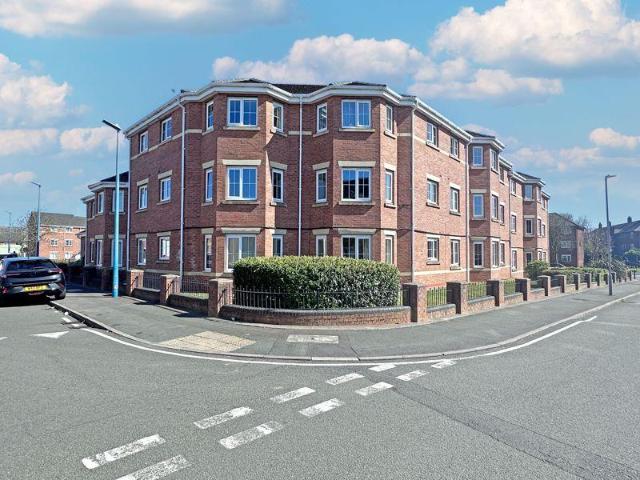 Flat for sale in Tipton, Horseley Heath