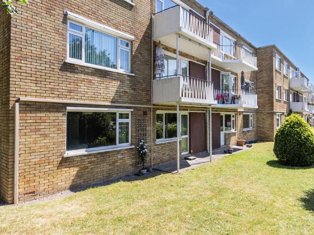 Flat for sale in Penarth Marina, Penarth