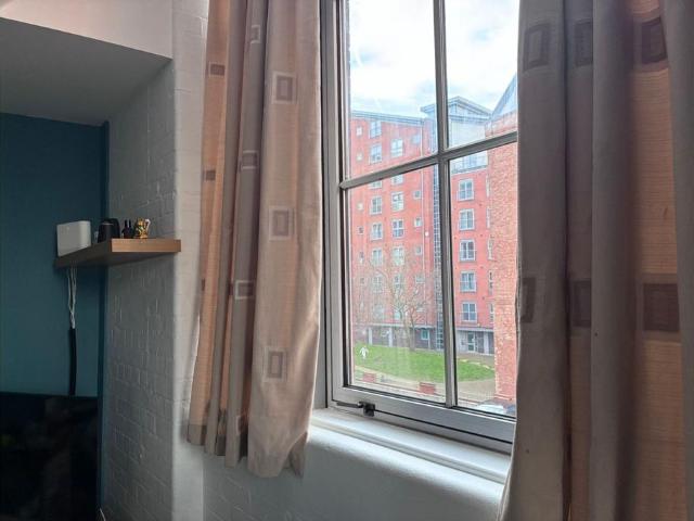 Flat for sale in Black Friars, Old Wharf