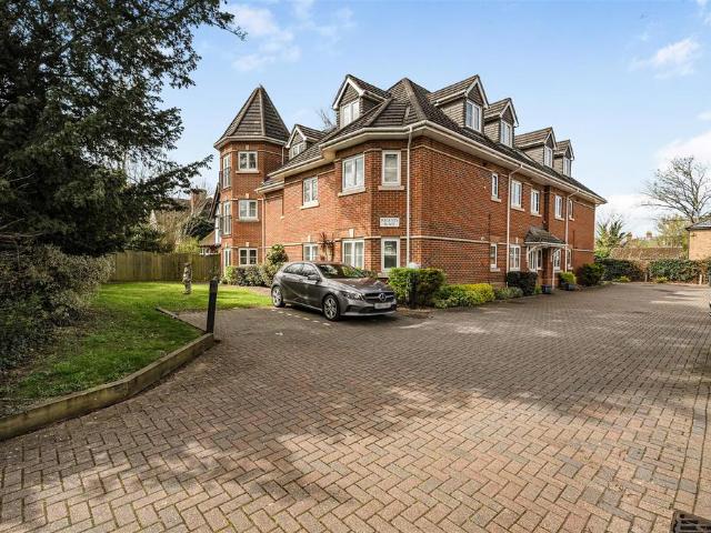 Flat for sale in St Marks, Maidenhead